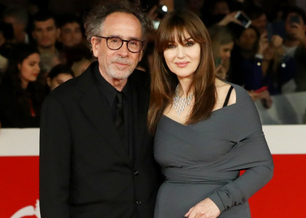 Monica Bellucci per la prima volta sul red carpet col nuovo amore, il famoso regista Tim Burton: foto