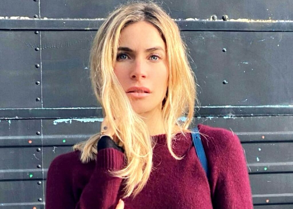 ''Mi sono ritrovata mio padre sulle ginocchia con la faccia piena di sangue'': l'ex Miss Italia Eleonora Pedron ripercorre il suo enorme trauma