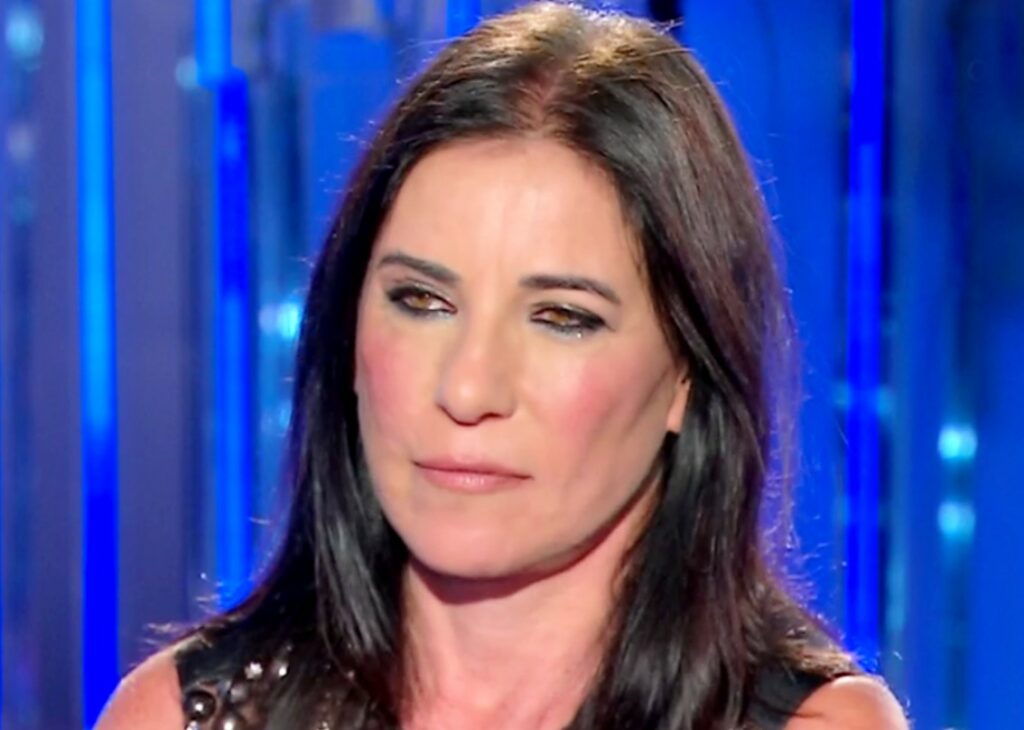Paola Turci parla di Francesca Pascale in tv: ''Lei è tutta la mia vita, ma mia sorella ha saputo di noi dai giornali'' Paola Turci parla di Francesca Pascale in tv: ''Lei è tutta la mia vita, ma mia sorella ha saputo di noi dai giornali''