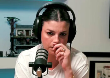 ''La morte di mio padre mi ha lasciata devastata, spaventata in mezzo al mondo'': la confessione di Emma Marrone