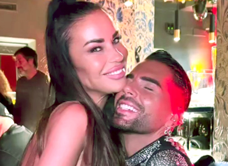 ''Con 600 euro al massimo compri un paio di scarpe'': Federico Fashion Style parla della riappacificazione con Antonella Mosetti ''Con 600 euro al massimo compri un paio di scarpe'': Federico Fashion Style parla della riappacificazione con Antonella Mosetti