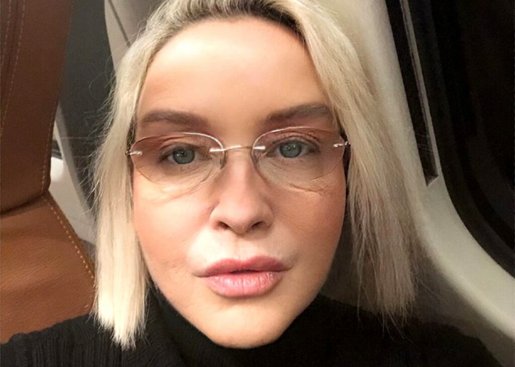 ''Mercoledì inizio la chemio, perderò capelli e sopracciglia'': Eleonora Giorgi parla del tumore e rivela i primi sintomi di 2 anni fa ''Mercoledì inizio la chemio, perderò capelli e sopracciglia'': Eleonora Giorgi parla del tumore e rivela i primi sintomi di 2 anni fa