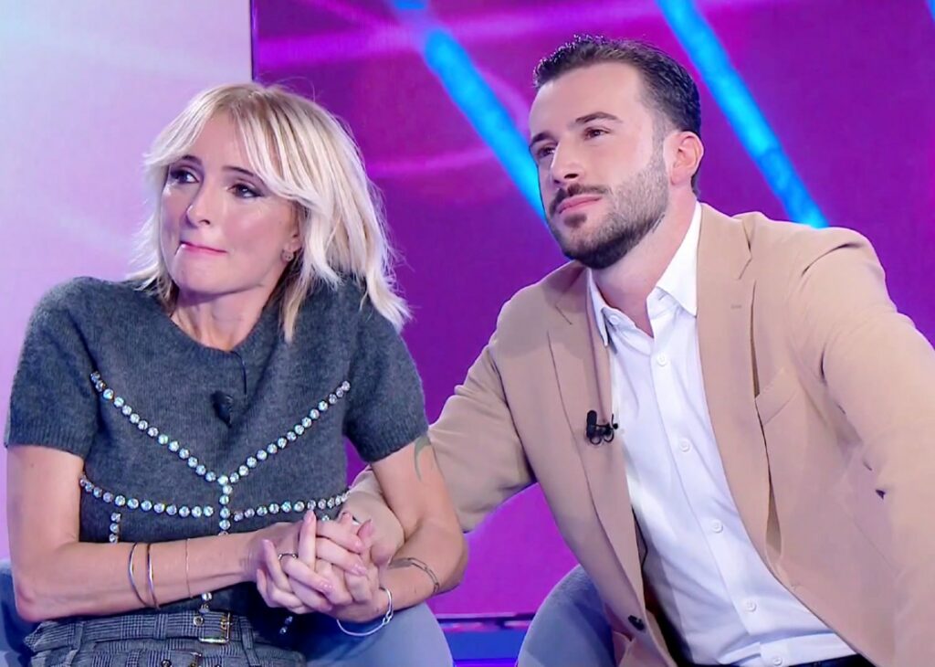 ''E' assurdo'': Veronica Peparini a 52 anni aspetta due gemelli dal compagno 27enne Andreas Muller, la notizia sbalordisce tutti