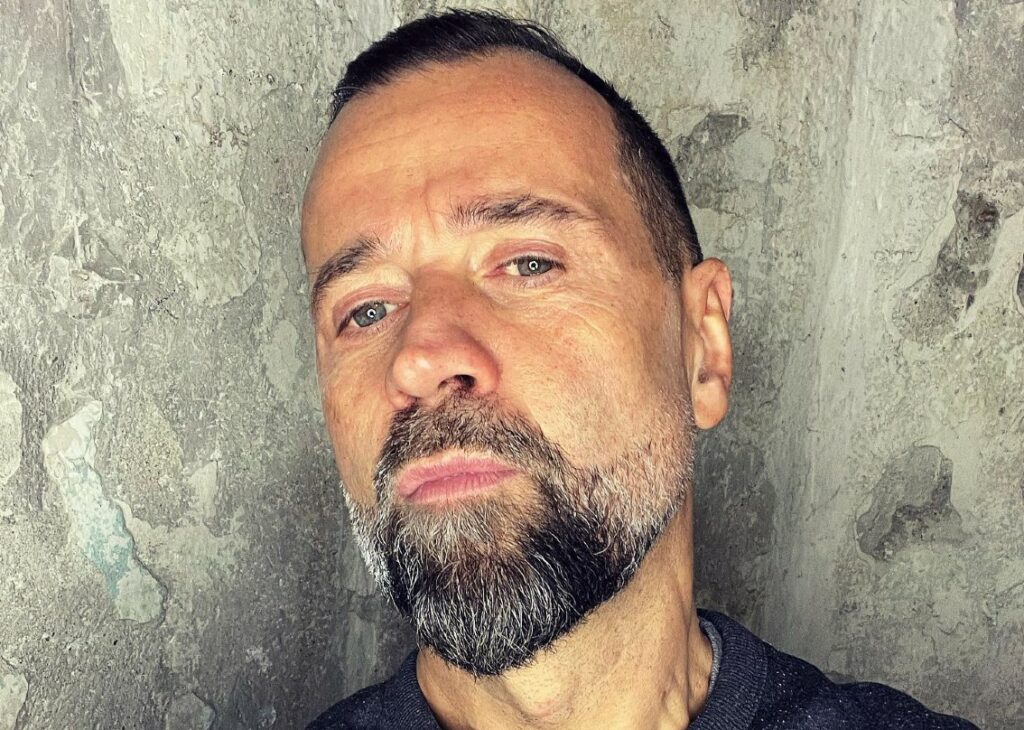 ''Ci siamo lasciati per evitare l’inferno'': Fabio Volo parla della separazione dalla madre dei suoi figli ''Ci siamo lasciati per evitare l’inferno'': Fabio Volo parla della separazione dalla madre dei suoi figli