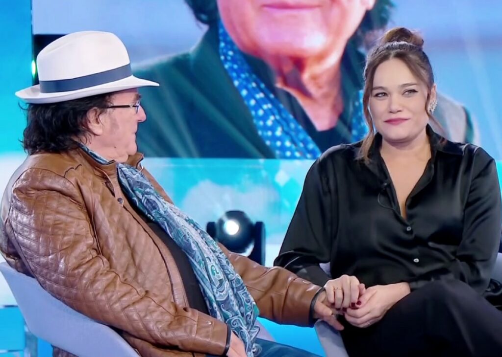 Romina Carrisi incinta di 8 mesi in tv insieme a papà Al Bano: guarda Romina Carrisi incinta di 8 mesi in tv insieme a papà Al Bano: guarda