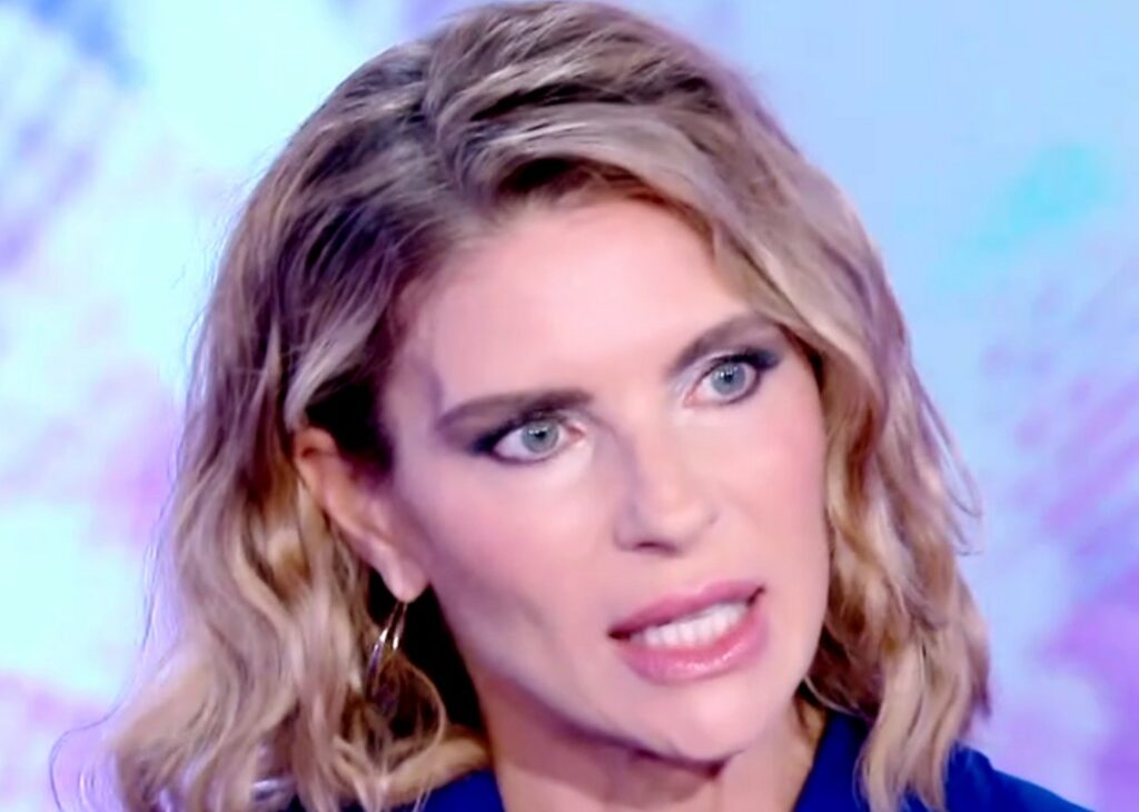 ''A volte si lavora sul castigo, a volte sul premio'': Martina Colombari spiega come sta affrontando le difficoltà familiari col figlio Achille