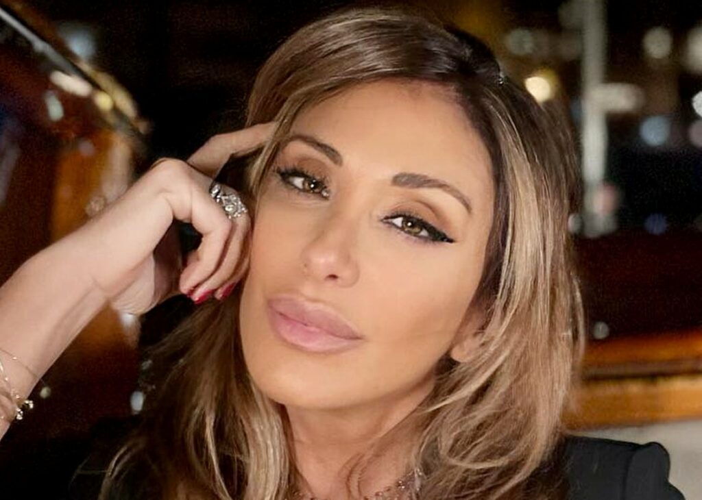 ''Dice di essere mia moglie e che il diavolo ci separa'': Sabrina Salerno rivela che una donna le sta rendendo la vita un incubo
