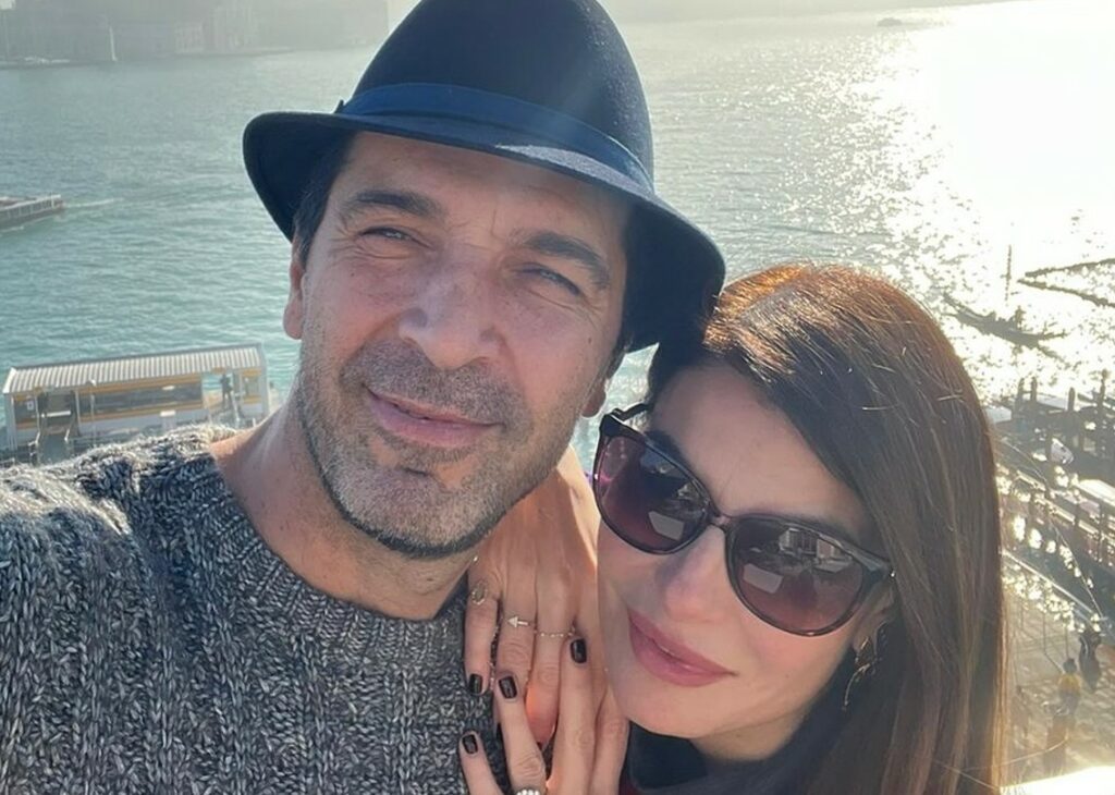 Gigi Buffon e Venezia con Ilaria D'Amico per festeggiare 46 anni: l'anello di fidanzamento della conduttrice è pazzesco Gigi Buffon e Venezia con Ilaria D'Amico per festeggiare 46 anni: l'anello di fidanzamento della conduttrice è pazzesco