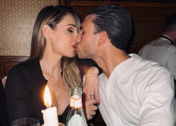 L'ex Miss Italia Eleonora Pedron si è laureata: le foto della cerimonia e il  bacio del compagno attore Fabio Troiano 
