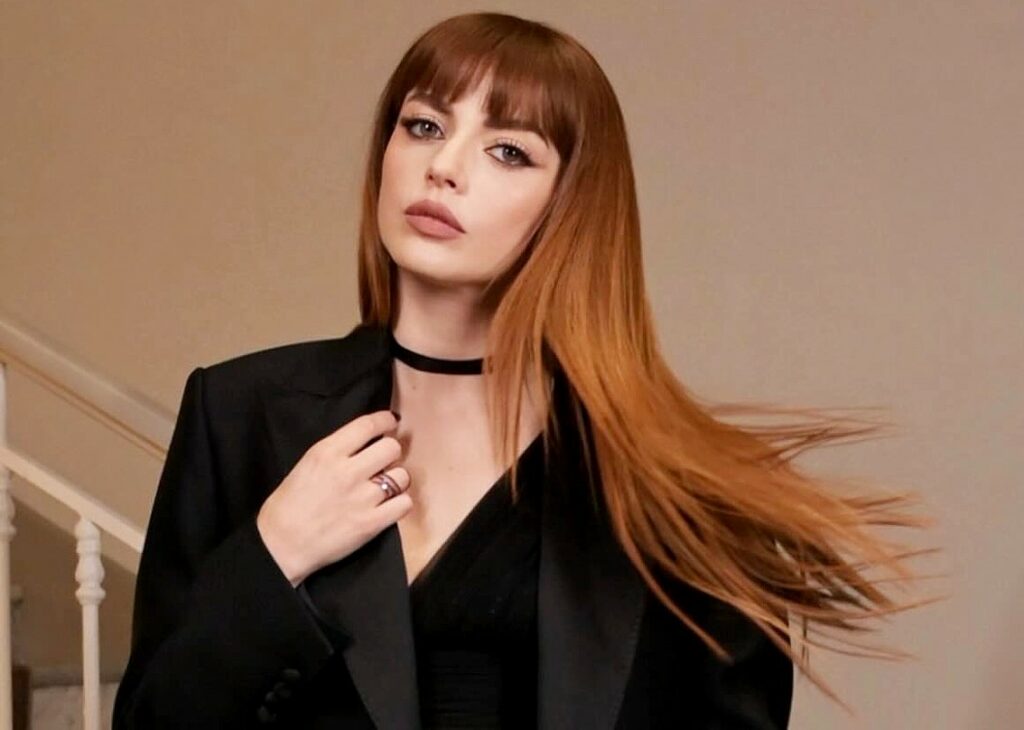 ''Non sono incinta, è stata la paura'': Annalisa rivela perché è stata l'unica cantante di Sanremo a non scendere le scale ''Non sono incinta, è stata la paura'': Annalisa rivela perché è stata l'unica cantante di Sanremo a non scendere le scale