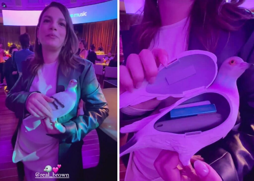 Emma Marrone a Sanremo sfoggia la trendy borsa a forma di piccione che costa 700 euro: guarda Emma Marrone a Sanremo sfoggia la trendy borsa a forma di piccione che costa 700 euro: guarda