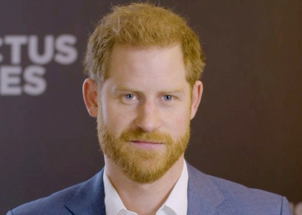 Il Principe Harry si è già precipitato a Londra dopo la notizia del cancro del padre: gli ha telefonato Re Carlo in persona Il Principe Harry si è già precipitato a Londra dopo la notizia del cancro del padre: gli ha telefonato Re Carlo in persona