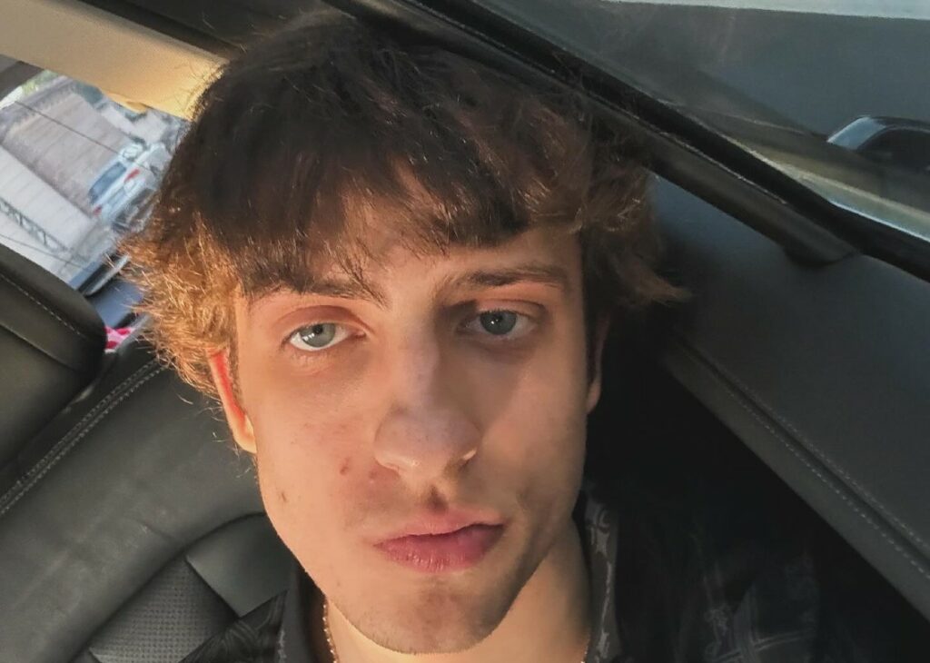 Sangiovanni annulla l'uscita del nuovo disco e il tour: ''Non riesco a fingere che vada tutto bene'' Sangiovanni annulla l'uscita del nuovo disco e il tour: ''Non riesco a fingere che vada tutto bene''