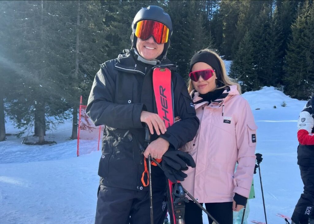 Costanza Caracciolo e Christian Vieri a Madonna di Campiglio con le figlie Costanza Caracciolo e Christian Vieri a Madonna di Campiglio con le figlie