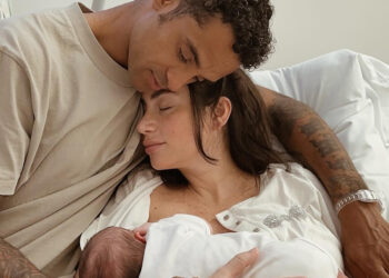 Lo sportivo Andrew Howe diventa papà a 38 anni: il tenero scatto e il nome tradizionalissimo scelto per la bimba