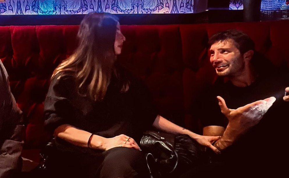 E’ questa bella partenopea la nuova fidanzata di Stefano De Martino? La foto fa il giro del web, ma il conduttore smentisce così…