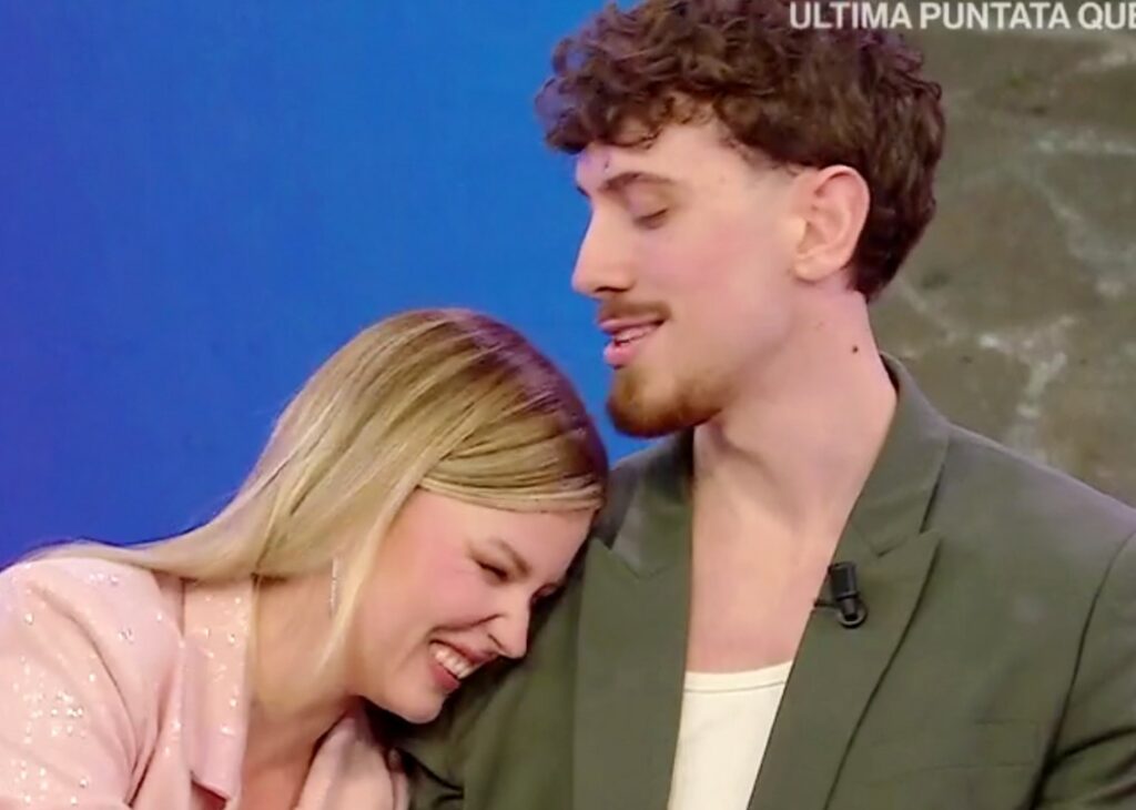 Anastasia Kuzmina imbarazzata in diretta tv per l'arrivo in studio del fidanzato Alessio: la sorpresa di Caterina Balivo la lascia a bocca aperta Anastasia Kuzmina imbarazzata in diretta tv per l'arrivo in studio del fidanzato Alessio: la sorpresa di Caterina Balivo la lascia a bocca aperta