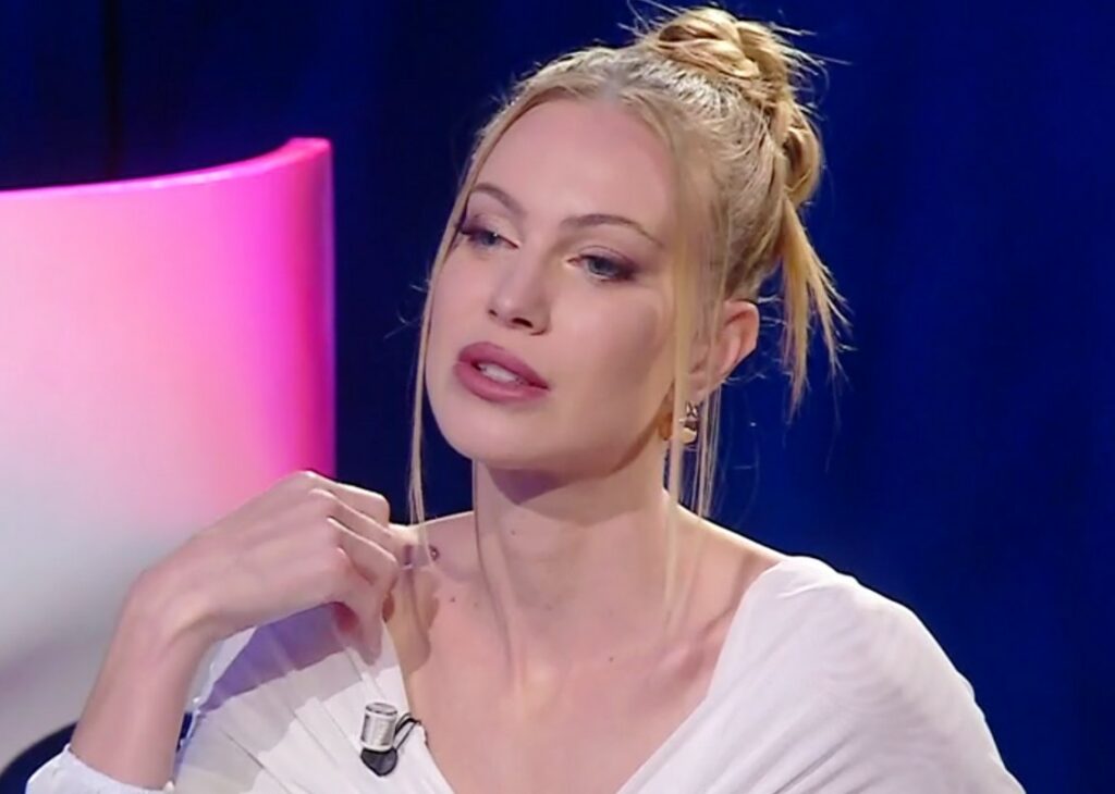 ''Ho avuto un flirt con Briatore, era il mio prototipo di uomo'': Taylor Mega in tv rivela perché sarebbe finita con l’imprenditore ''Ho avuto un flirt con Briatore, era il mio prototipo di uomo'': Taylor Mega in tv rivela perché sarebbe finita con l’imprenditore