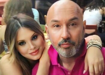 ''La differenza d’età era un ostacolo'': Alessandra Moretti per la prima volta in tv dopo l’embolia polmonare, parla dell’amore con Maurizio Battista
