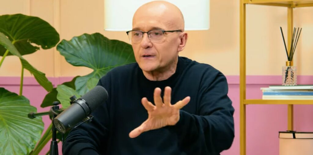 ''Dico solo che lei aveva sempre la cistite'': Alfonso Signorini parla delle nottate di rapporti intimi sfrenati con la sua ultima ex ''Dico solo che lei aveva sempre la cistite'': Alfonso Signorini parla delle nottate di rapporti intimi sfrenati con la sua ultima ex