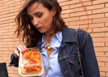 ''Ceno alle 19 e rimangio alle 13, vedo benefici alla pelle pazzeschi'': Caterina Balivo racconta il suo digiuno intermittente per 16 ore al giorno