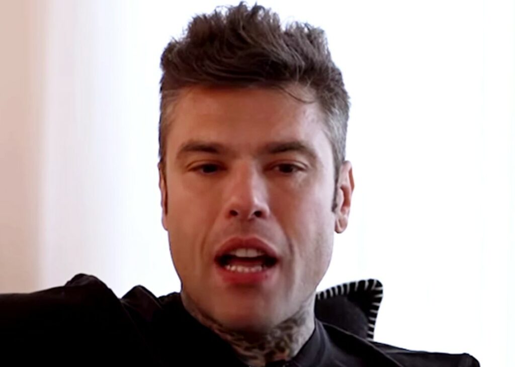 ''Sono ossessionato dal fare denaro divertendomi'': Fedez non vuole essere solo ricco, parla del suo rapporto coi soldi