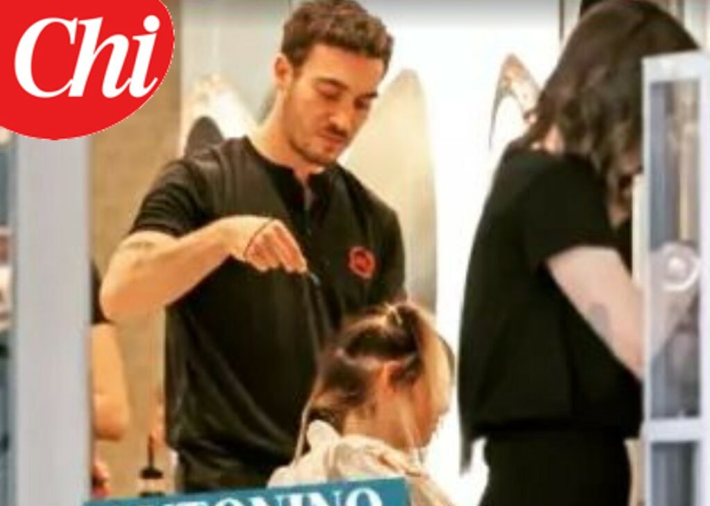 Antonino Spinalbese, padre della figlia di Belen, dopo il GF Vip torna a fare il suo vecchio lavoro, il parrucchiere: guarda Antonino Spinalbese, padre della figlia di Belen, dopo il GF Vip torna a fare il suo vecchio lavoro, il parrucchiere: guarda