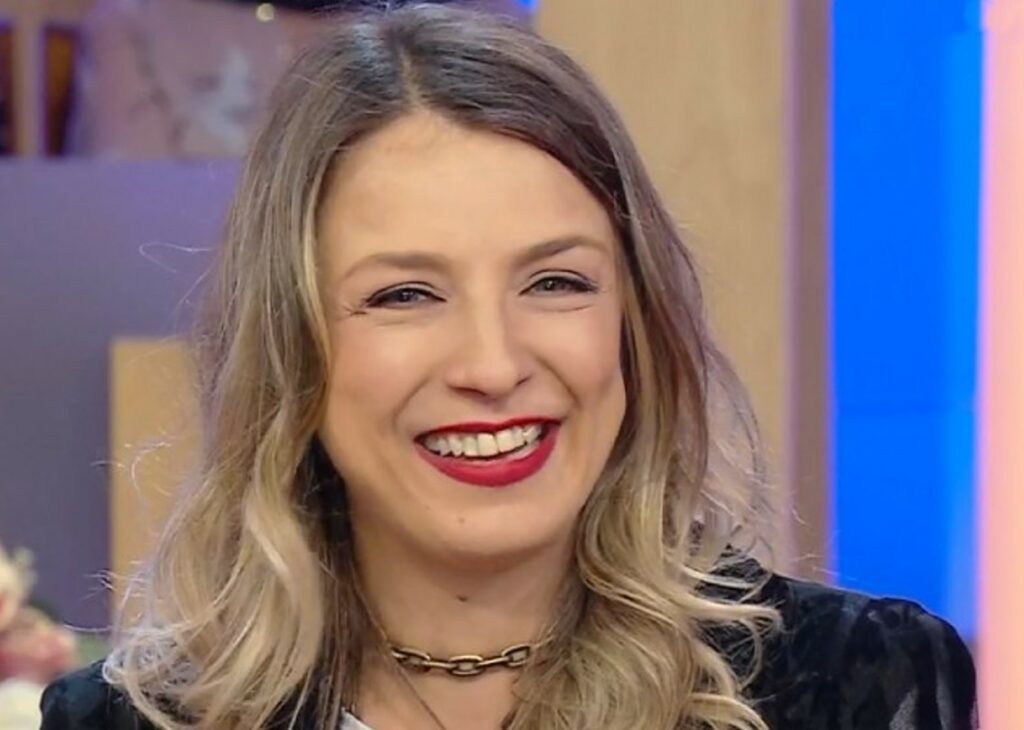 ''E' un capitolo chiuso, gli anni più belli della mia vita'': Myriam Catania parla dell'ex marito Luca Argentero, poi si commuove in diretta ''E' un capitolo chiuso, gli anni più belli della mia vita'': Myriam Catania parla dell'ex marito Luca Argentero, poi si commuove in diretta