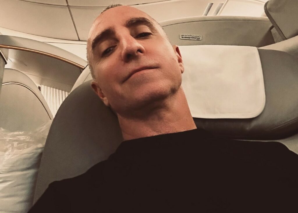 ''Alcuni insegnanti volevano discutere della lezione facendo la doccia nudi'': Giuliano Peparini parla degli abusi subiti nei primi anni da ballerino ''Alcuni insegnanti volevano discutere della lezione facendo la doccia nudi'': Giuliano Peparini parla degli abusi subiti nei primi anni da ballerino