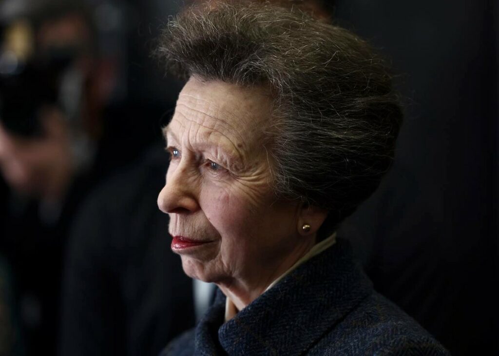 Principessa Anna ancora ricoverata: annullato il tour del Canada, la situazione è seria Principessa Anna ancora ricoverata: annullato il tour del Canada, la situazione è seria