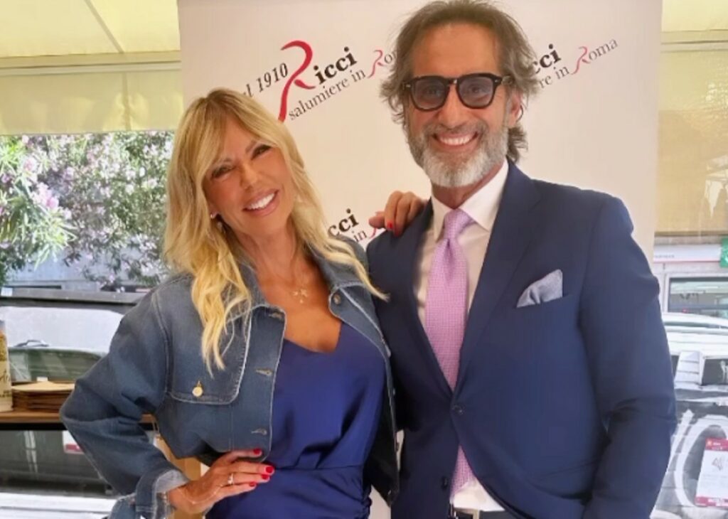 Matilde Brandi mondana con il futuro marito Francesco Tafanelli dopo l'annuncio delle nozze all'Isola dei Famosi: foto