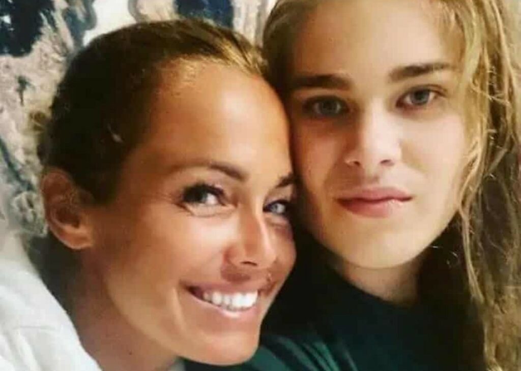 ''Grazie per avermi amata anche quando non lo facevo io'': Sonia Bruganelli condivide una foto della figlia Silvia e un emozionante messaggio ''Grazie per avermi amata anche quando non lo facevo io'': Sonia Bruganelli condivide una foto della figlia Silvia e un emozionante messaggio