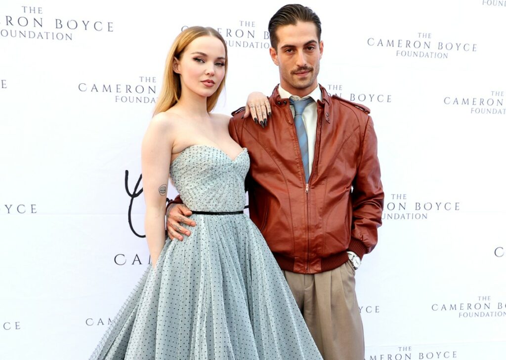 Damiano David dei Maneskin e la fidanzata attrice americana Dove Cameron innamoratissimi sul red carpet: foto