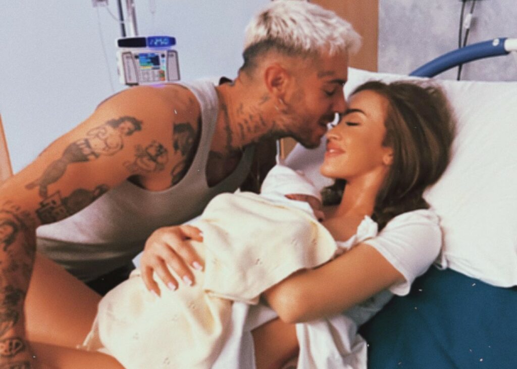 Emis Killa papà bis: annuncia la nascita del secondo figlio e svela come lo ha chiamato