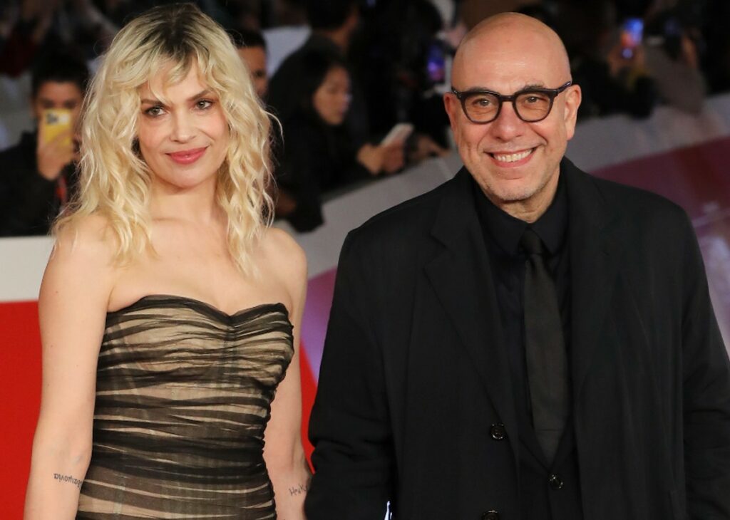 ''Si tiravano piatti e posate, arrivata ambulanza'': Micaela Ramazzotti e l'ex marito Paolo Virzì protagonisti di una lite furibonda secondo Il Messaggero ''Si tiravano piatti e posate, arrivata ambulanza'': Micaela Ramazzotti e l'ex marito Paolo Virzì protagonisti di una lite furibonda secondo Il Messaggero