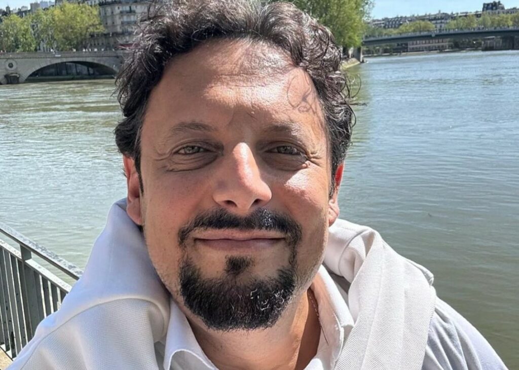 ''Nella precedente le finestre affacciavano sui cassonetti, ora vedo il Cupolone'': Enrico Brignano rivela di aver comprato una casa nuova a Roma