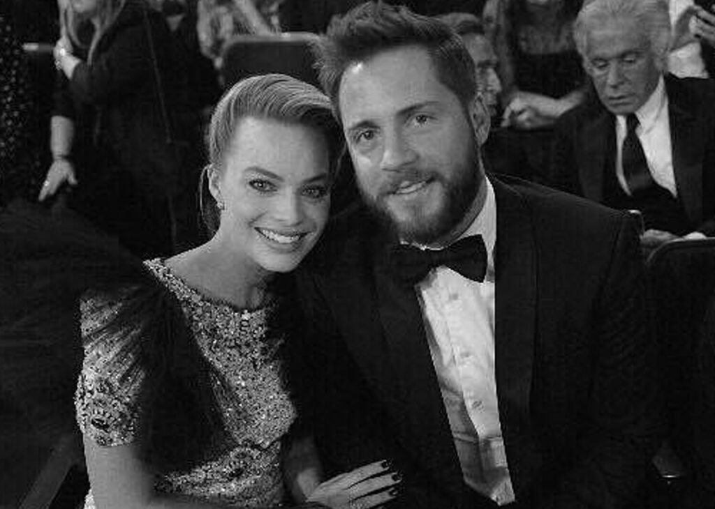 La protagonista di 'Barbie' Margot Robbie è incinta! Paparazzata al Lago di Como col pancione La protagonista di 'Barbie' Margot Robbie è incinta! Paparazzata al Lago di Como col pancione