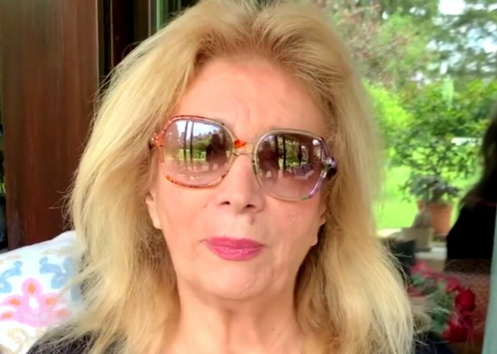 ''E' morto con me, a casa, io e lui da soli'': Iva Zanicchi racconta l'ultima cosa che le ha sussurrato il compagno Fausto prima di spirare ''E' morto con me, a casa, io e lui da soli'': Iva Zanicchi racconta l'ultima cosa che le ha sussurrato il compagno Fausto prima di spirare