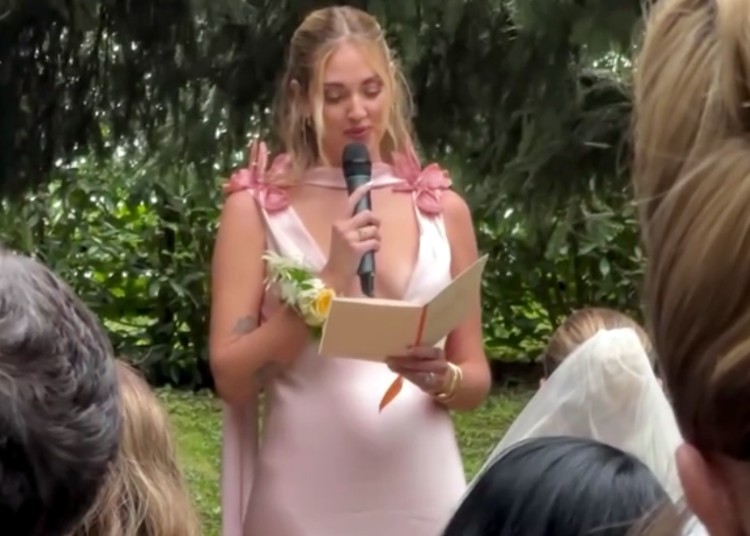 Il discorso in lacrime di Chiara Ferrgni al matrimonio della sua migliore amica Il discorso in lacrime di Chiara Ferrgni al matrimonio della sua migliore amica