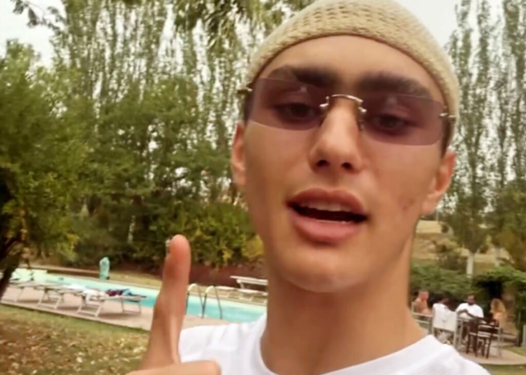 ''Tra i 15 e i 17 anni sono stato in un centro penale a Parma'': la confessione social di Achille Costacurta, che annuncia il suo libro