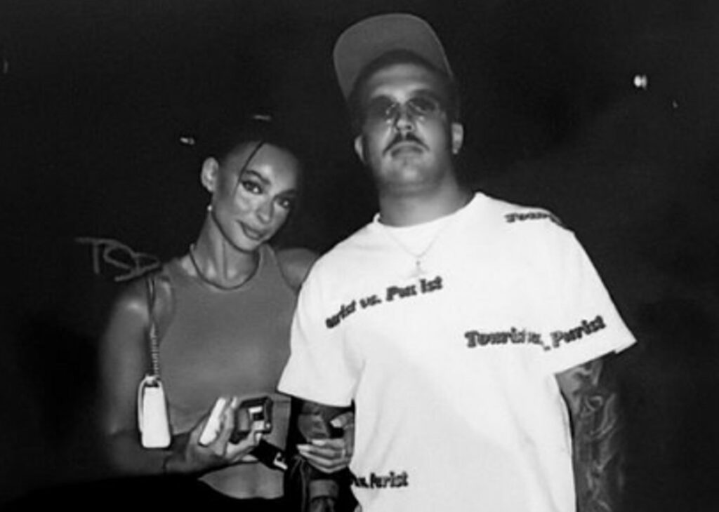 Il rapper Goelier esce allo scoperto con la fidanzata Chiara Frattesi, sorella di un noto giocatore di calcio: la foto Il rapper Goelier esce allo scoperto con la fidanzata Chiara Frattesi, sorella di un noto giocatore di calcio: la foto