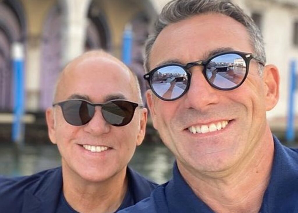 ''In ventitré anni abbiamo dormito separati forse solo cinque notti'': Ferzan Ozpetek parla del compagno Simone, di unioni civili e figli