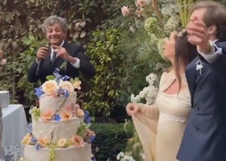 Fiorello è un 'mattatore' al matrimonio della 'figliastra' Angelica Fiorello è un 'mattatore' al matrimonio della 'figliastra' Angelica