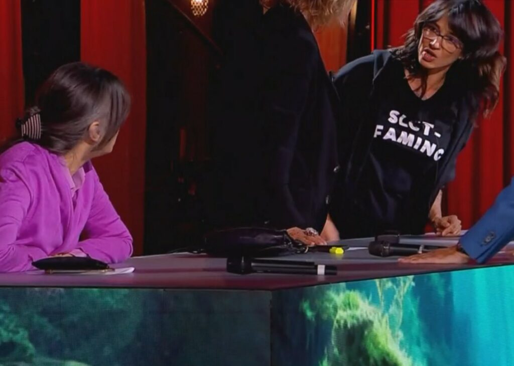 Asia Argento dà della 'rompica...' a Rosita Celentano durante le prove dello show di Chiambretti: scoppia la bagarre tra le due Asia Argento dà della 'rompica...' a Rosita Celentano durante le prove dello show di Chiambretti: scoppia la bagarre tra le due