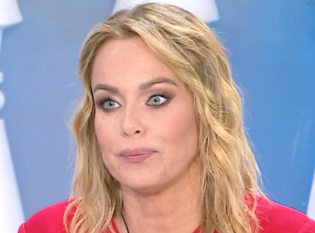 ''Ho senso di colpa perché ho interrotto un matrimonio senza che ci fossero motivi gravi'': Sonia Bruganelli e la decisione di lasciare Bonolis ''Ho senso di colpa perché ho interrotto un matrimonio senza che ci fossero motivi gravi'': Sonia Bruganelli e la decisione di lasciare Bonolis