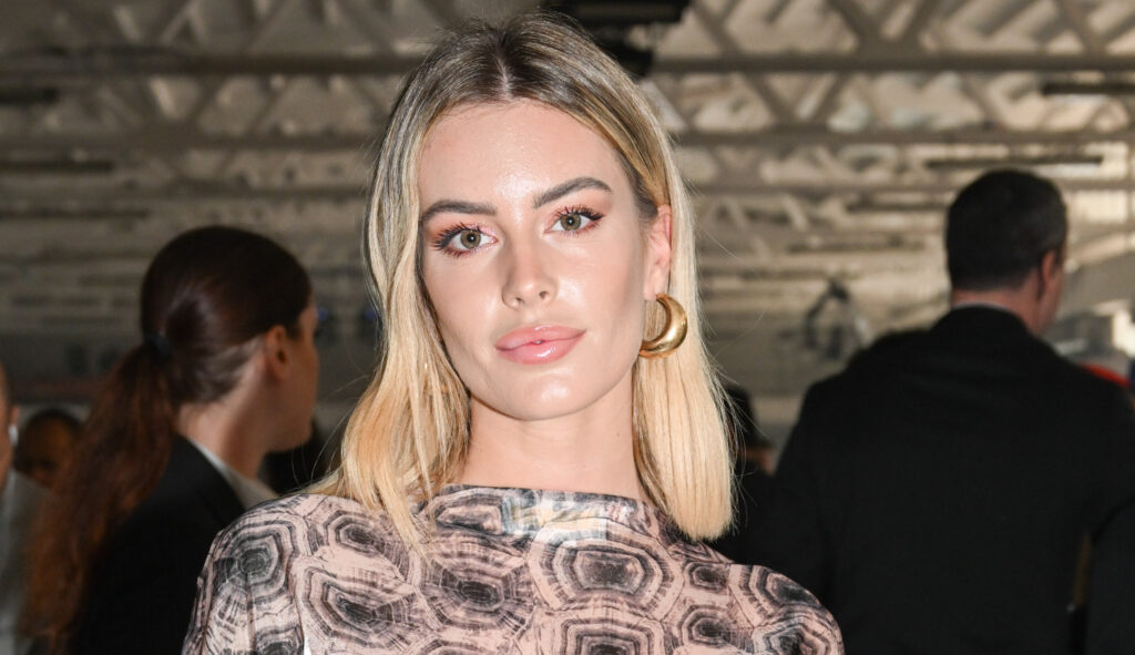 ''Adesso ho paura, esco sempre con dei bodyguard'': Sophie Codegoni rompe il silenzio dopo la scarcerazione del padre di sua figlia Alessandro Basciano ''Adesso ho paura, esco sempre con dei bodyguard'': Sophie Codegoni rompe il silenzio dopo la scarcerazione del padre di sua figlia Alessandro Basciano