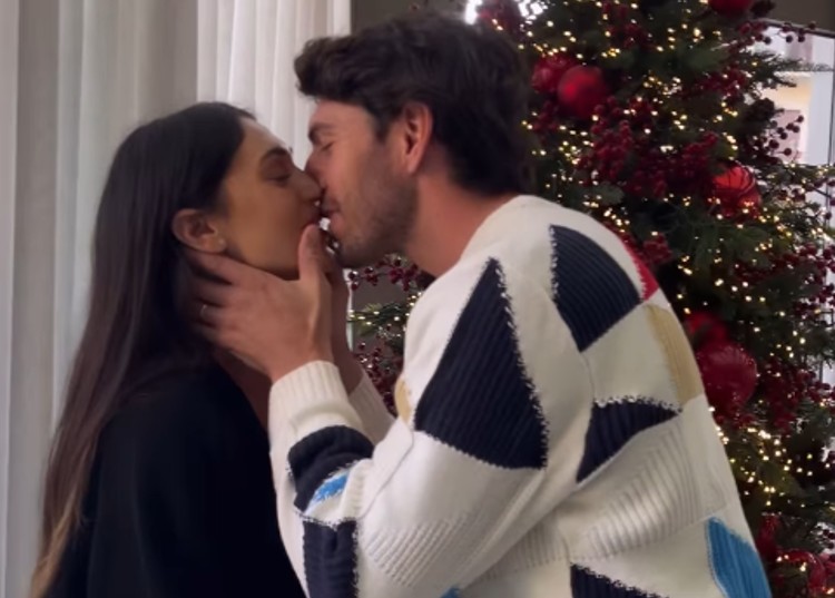 Cecilia Rodriguez e Ignazio Moser mostrano il loro bellissimo albero