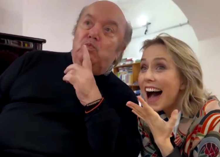 Margot Sikabonyi rivede Lino Banfi in pubblico 8 anni dopo la fine di 'Un medico in famiglia Margot Sikabonyi rivede Lino Banfi in pubblico 8 anni dopo la fine di 'Un medico in famiglia