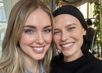 ''La ragazza più straordinaria'': Bianca Balti nel mezzo della chemio incontra l'amica Chiara Ferragni durante il viaggio in Italia
