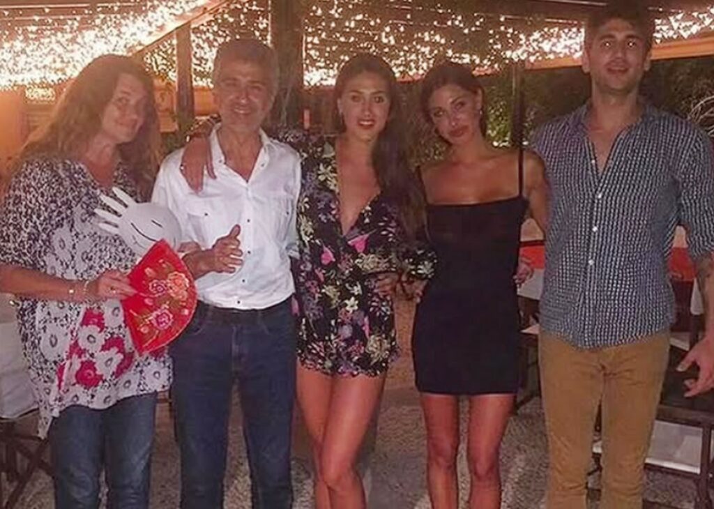 ''Papà dimostra di essere fortissimo, fa passi avanti tutti i giorni'': Belen e Cecilia Rodriguez aggiornano sul grave incidente del padre Gustavo